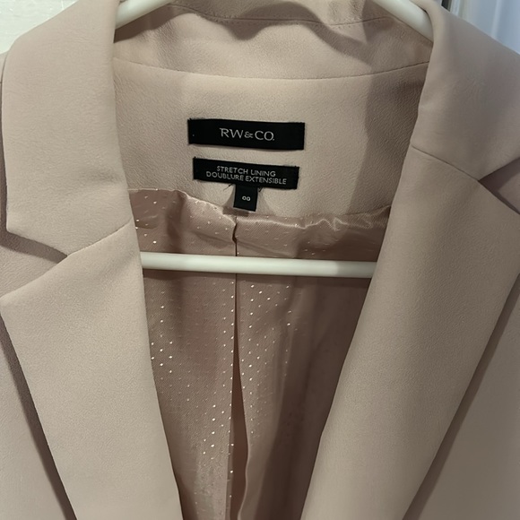 light pink blazer from Rw&co - Picture 3 of 4